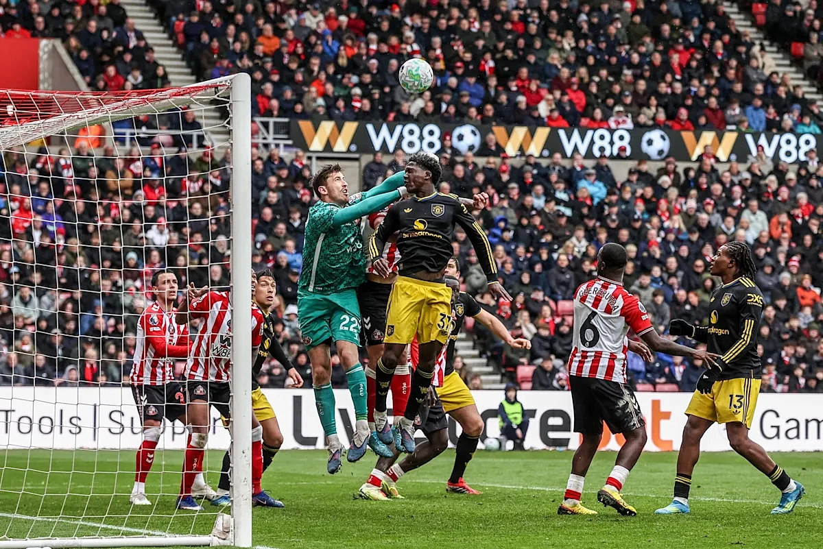 Report: Liverpool considering summer move for Sunderland star
