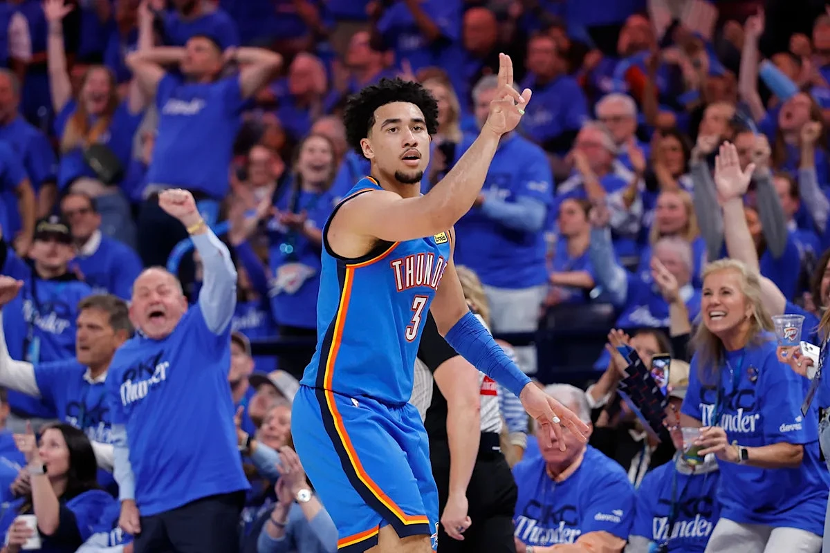 Andre Drummond gives shoutout to former Sixers guard amid Drake albums