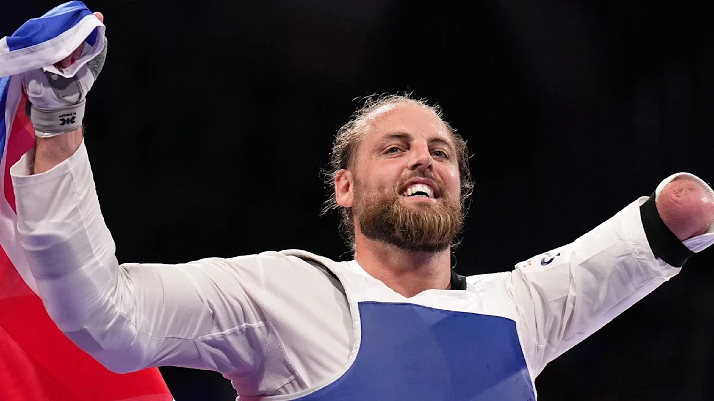 Bush overcomes 'sleepless nights' to win Euro gold