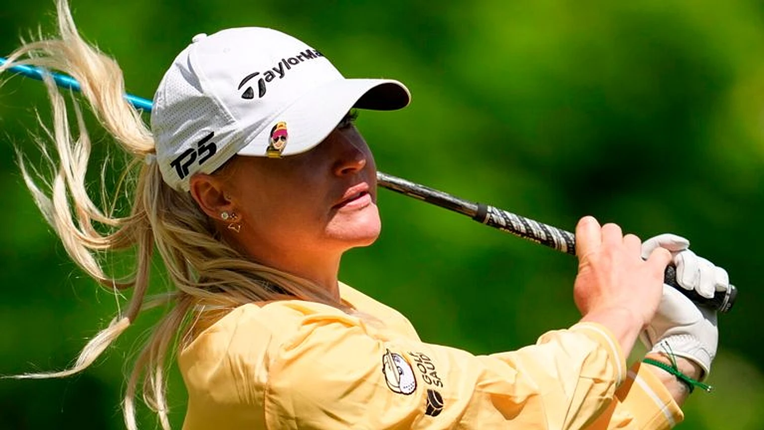 Woad charges into LPGA Tour mix as Hull tumbles after bogey burst