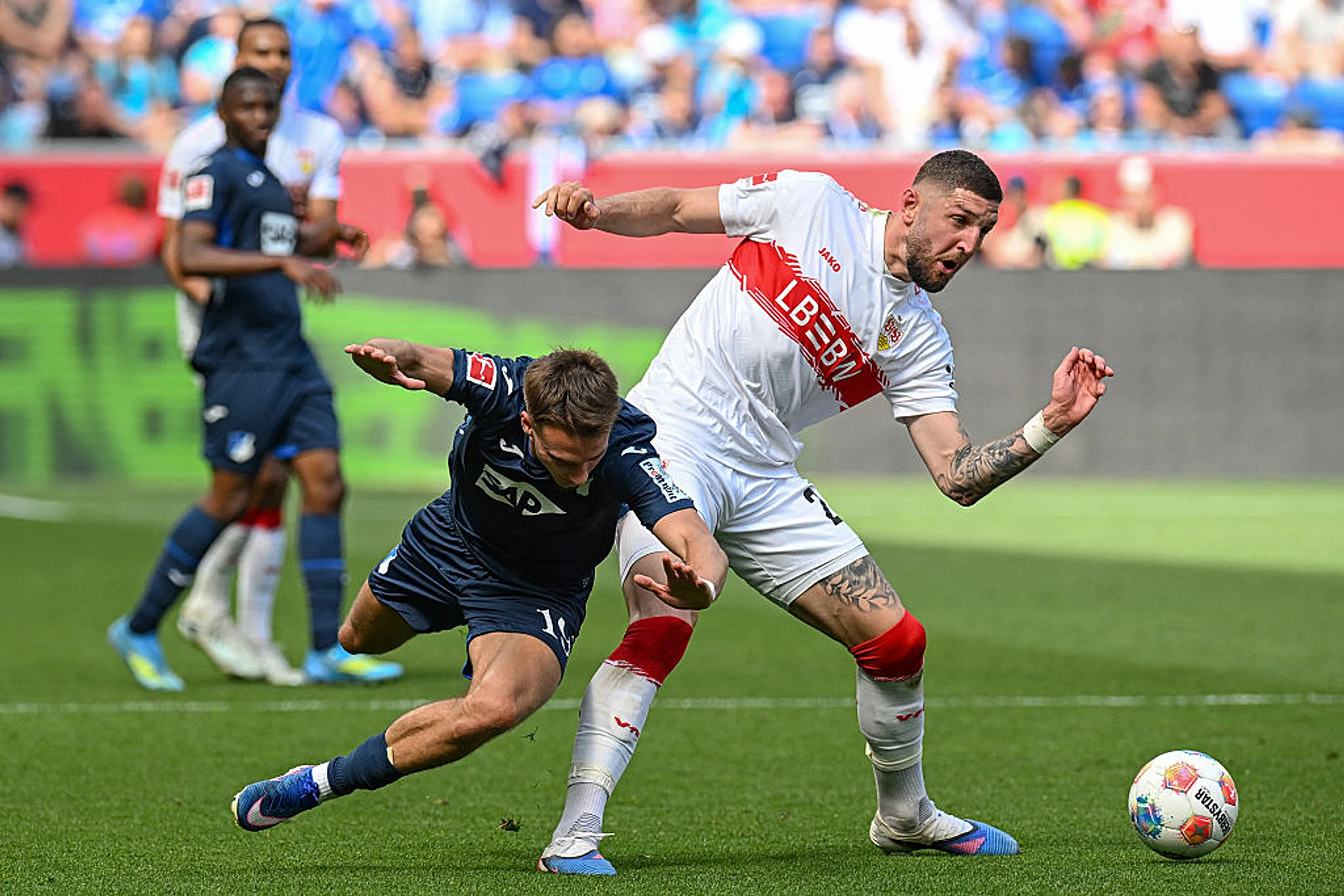 😡 Red mist descends with crazy Bundesliga sending off