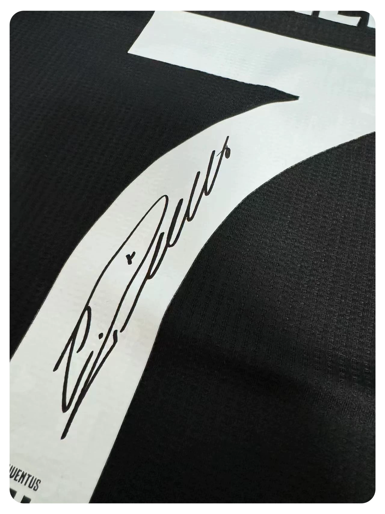 Juventus 19-20 Ronaldo Retro Signed Jersey detail 5