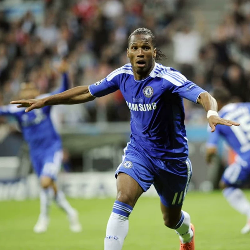 Chelsea 11-12 Home Jersey Torres Lampard Drogba Champions League Final Retro Football Shirt detail 5