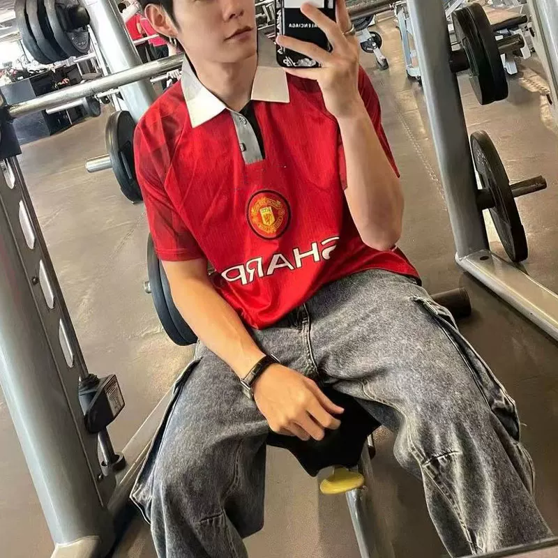 Manchester United Classic Retro Football Jersey - Short/Long Sleeve Customizable detail 16