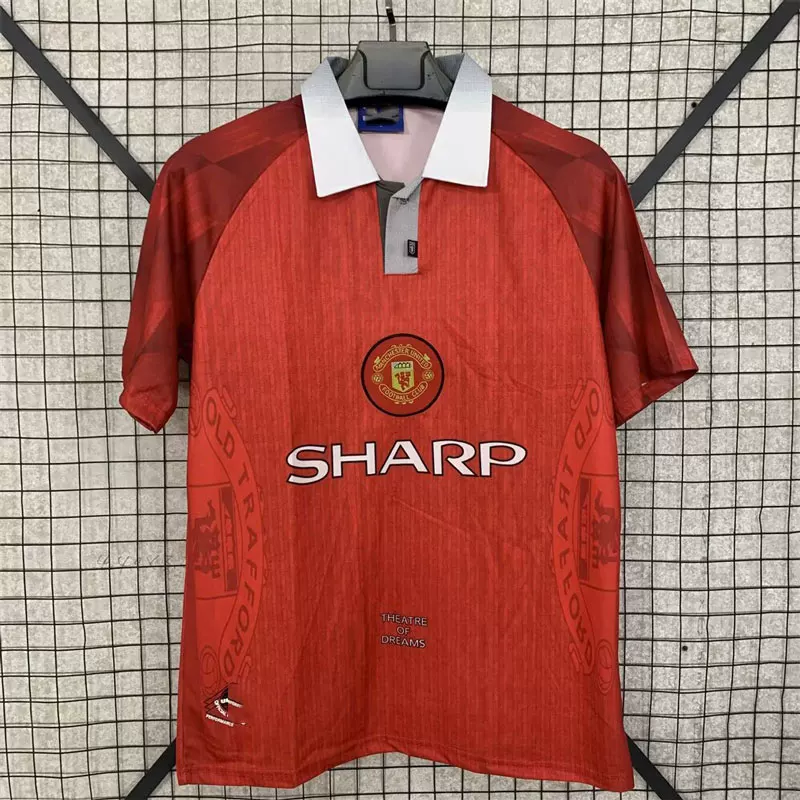 Manchester United Classic Retro Football Jersey - Short/Long Sleeve Customizable detail 20