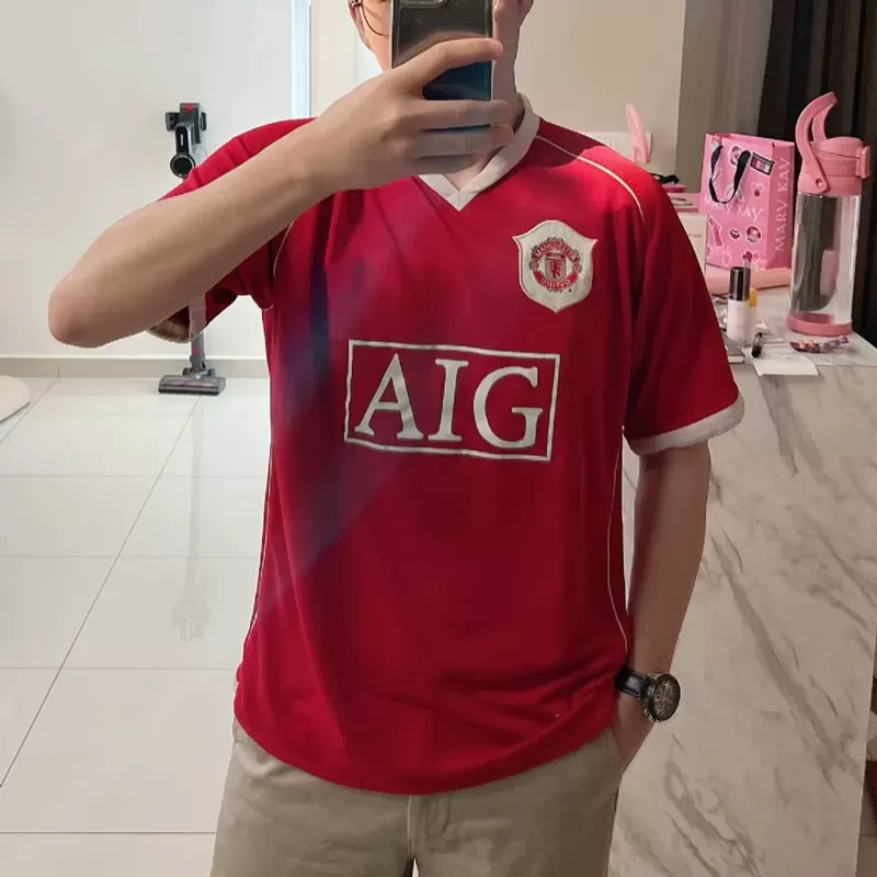 Manchester United Classic Retro Football Jersey - Short/Long Sleeve Customizable detail 3