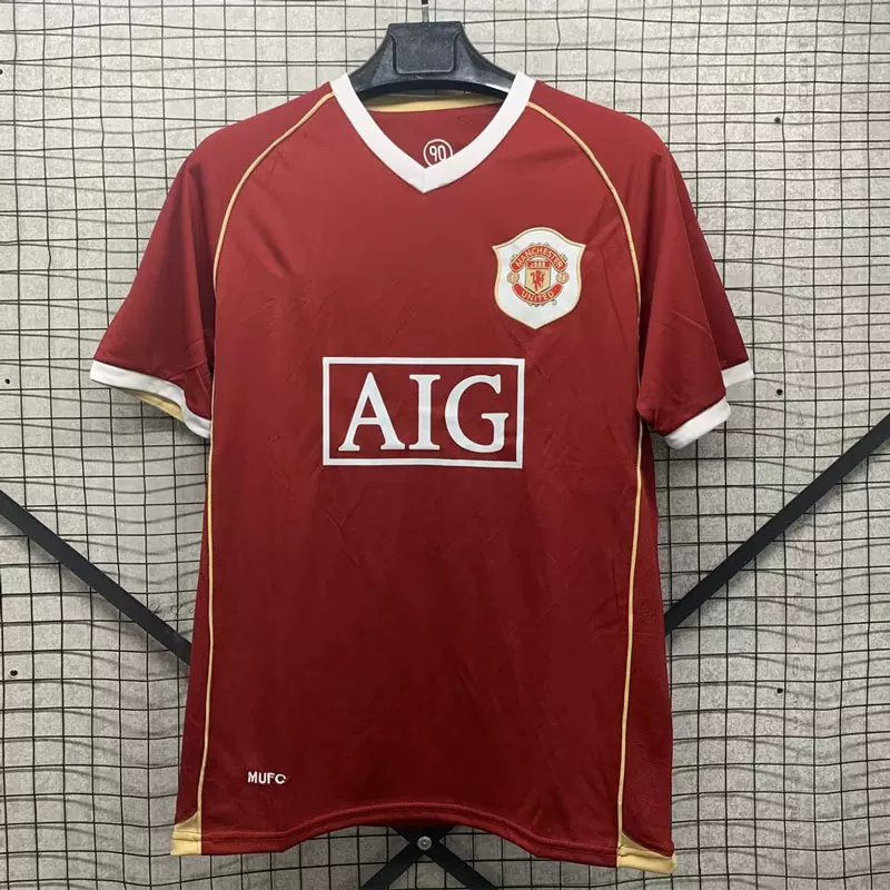 Manchester United Classic Retro Football Jersey - Short/Long Sleeve Customizable detail 5