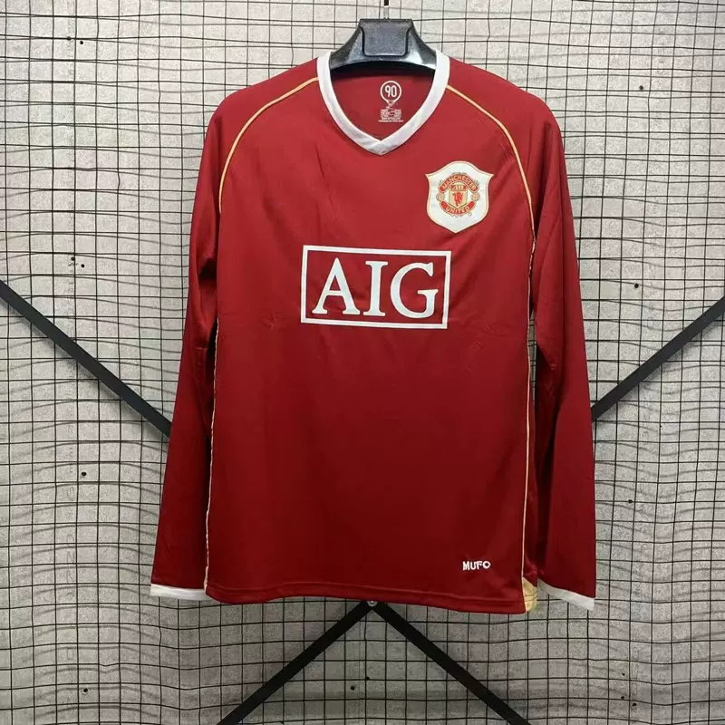 Manchester United Classic Retro Football Jersey - Short/Long Sleeve Customizable detail 7