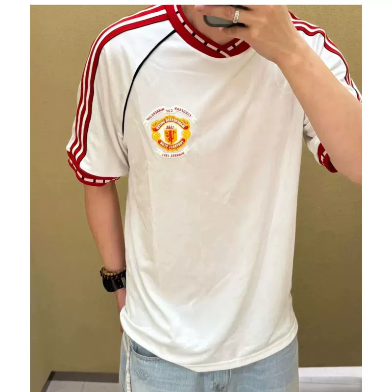 Manchester United Classic Retro Football Jersey - Short/Long Sleeve Customizable detail 10