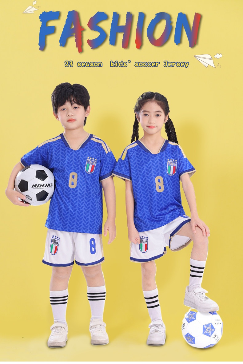 Italy 2026 World Cup Kids Football Jersey Set detail 1