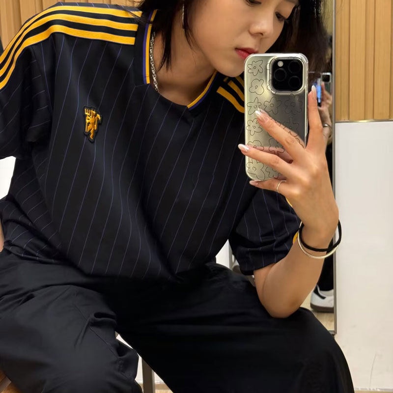 Manchester United Retro Football Jersey - Short/Long Sleeve detail 11