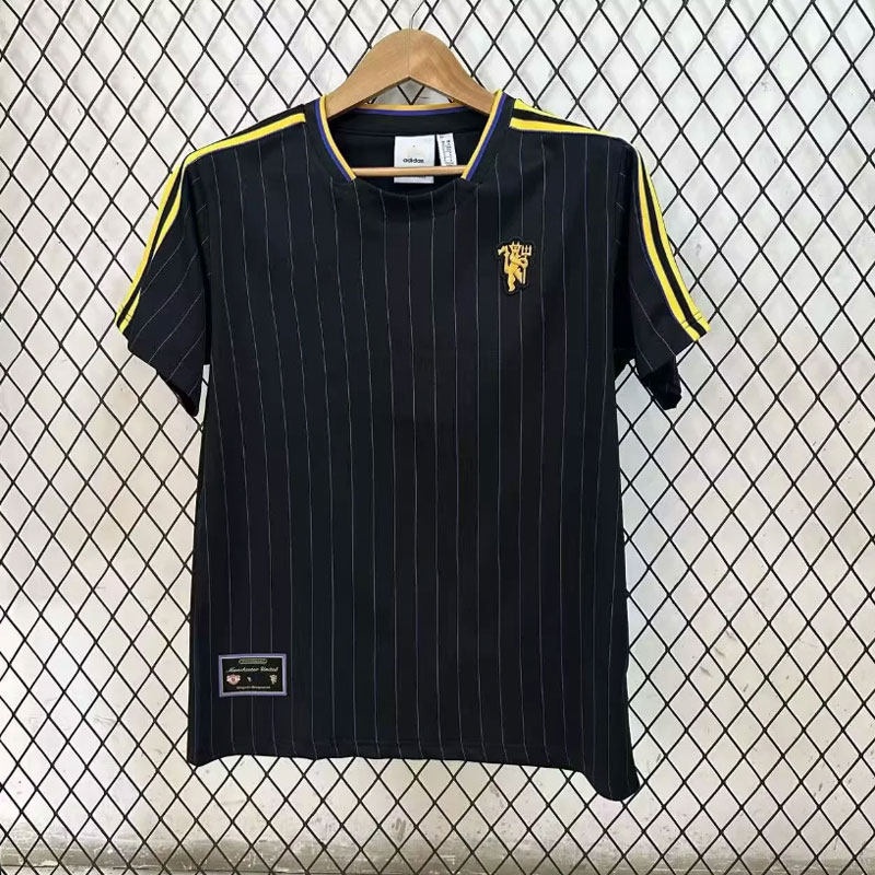 Manchester United Retro Football Jersey - Short/Long Sleeve detail 12