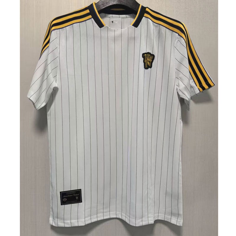 Manchester United Retro Football Jersey - Short/Long Sleeve detail 14