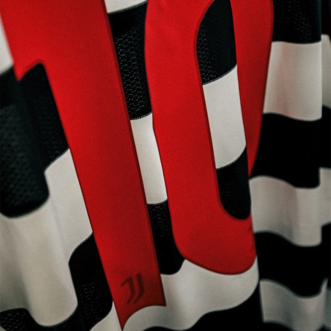 Juventus 2025/26 Fourth Away Player Version Long Sleeve Jersey #10 Yildiz detail 5