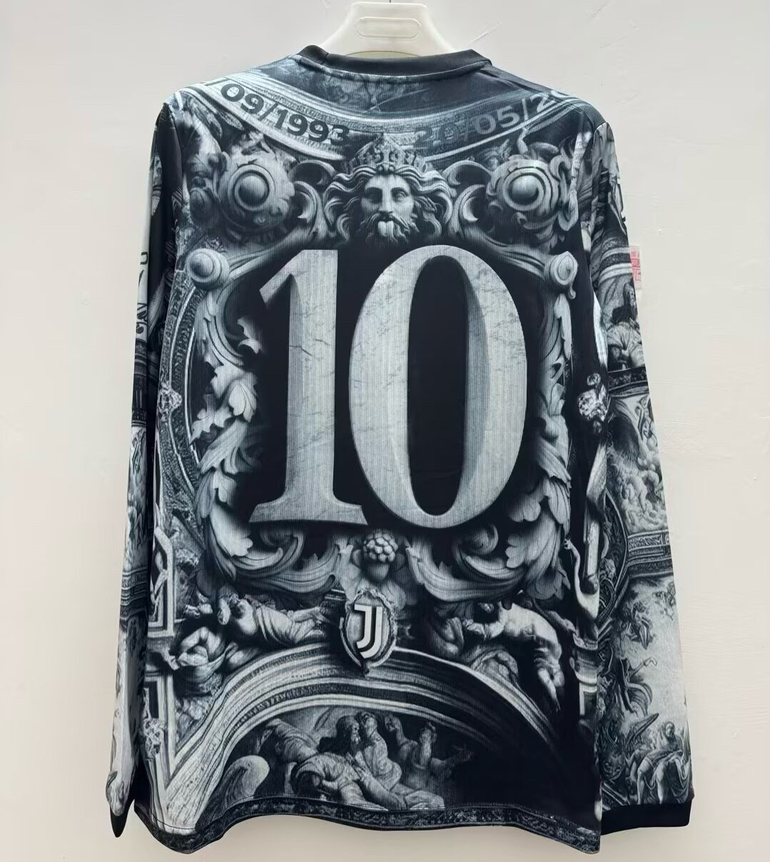 Juventus 2627 Season Retro Commemorative Long Sleeve Football Jersey detail 4