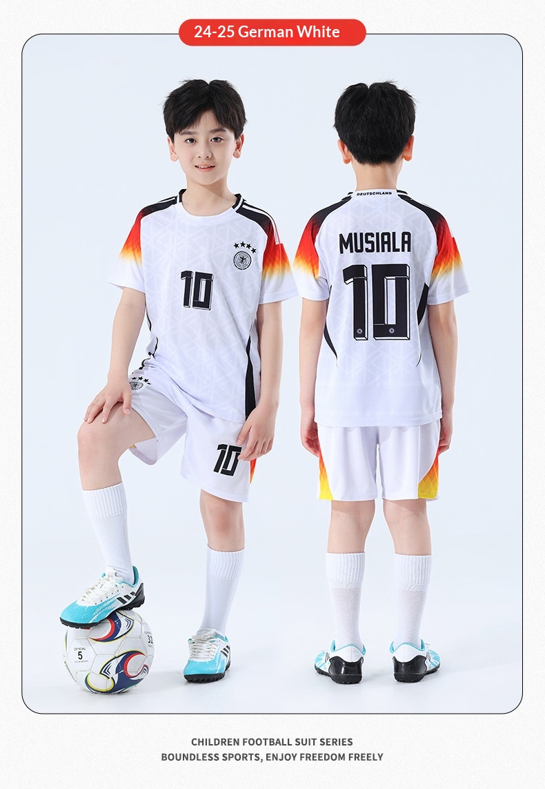 Real Madrid Cristiano Ronaldo Kids Football Kit detail 13