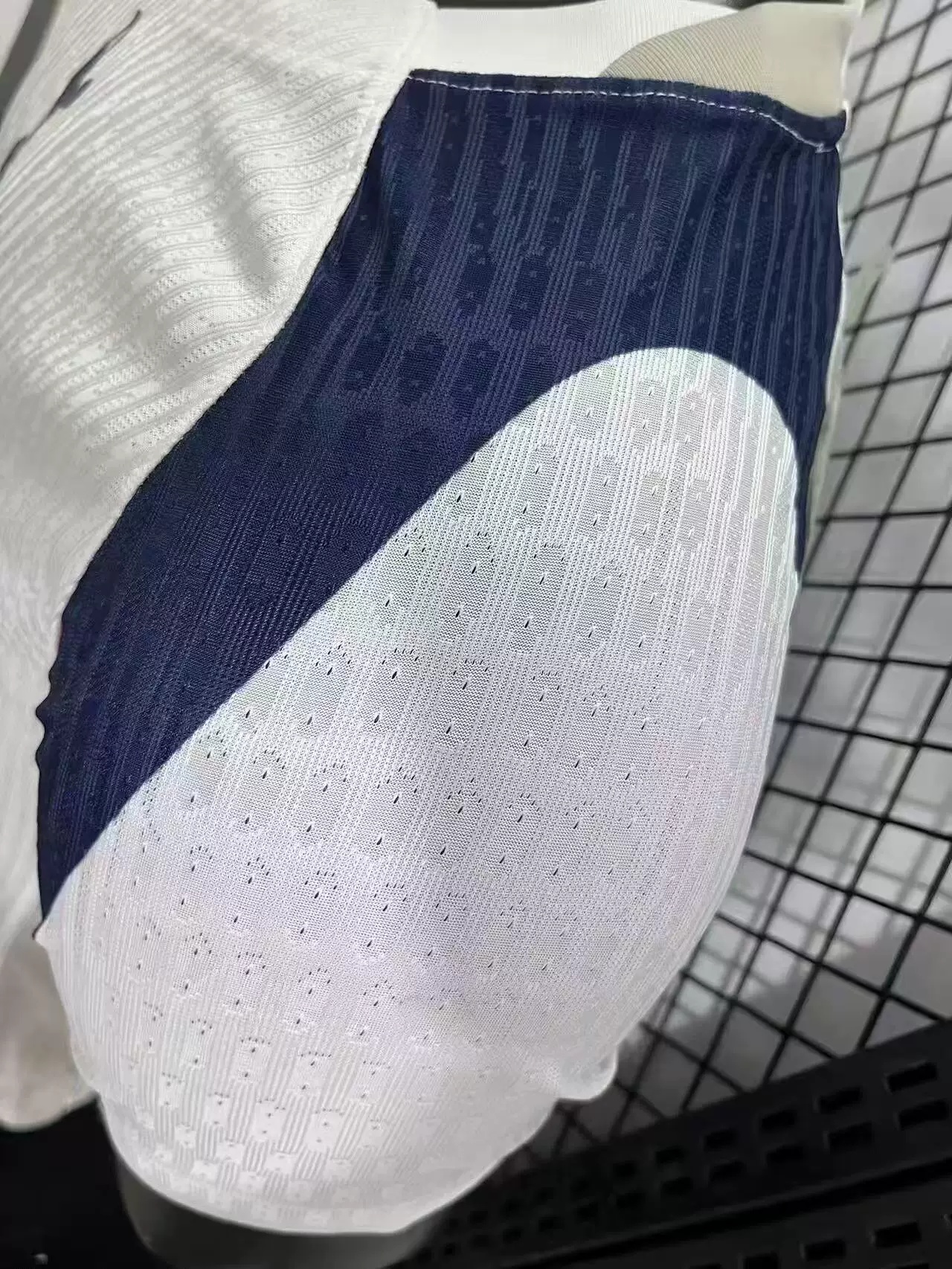 Tottenham Hotspur 25/26 Home Jersey - Son, Maddison, Romero, Bentancur, Van de Ven detail 5