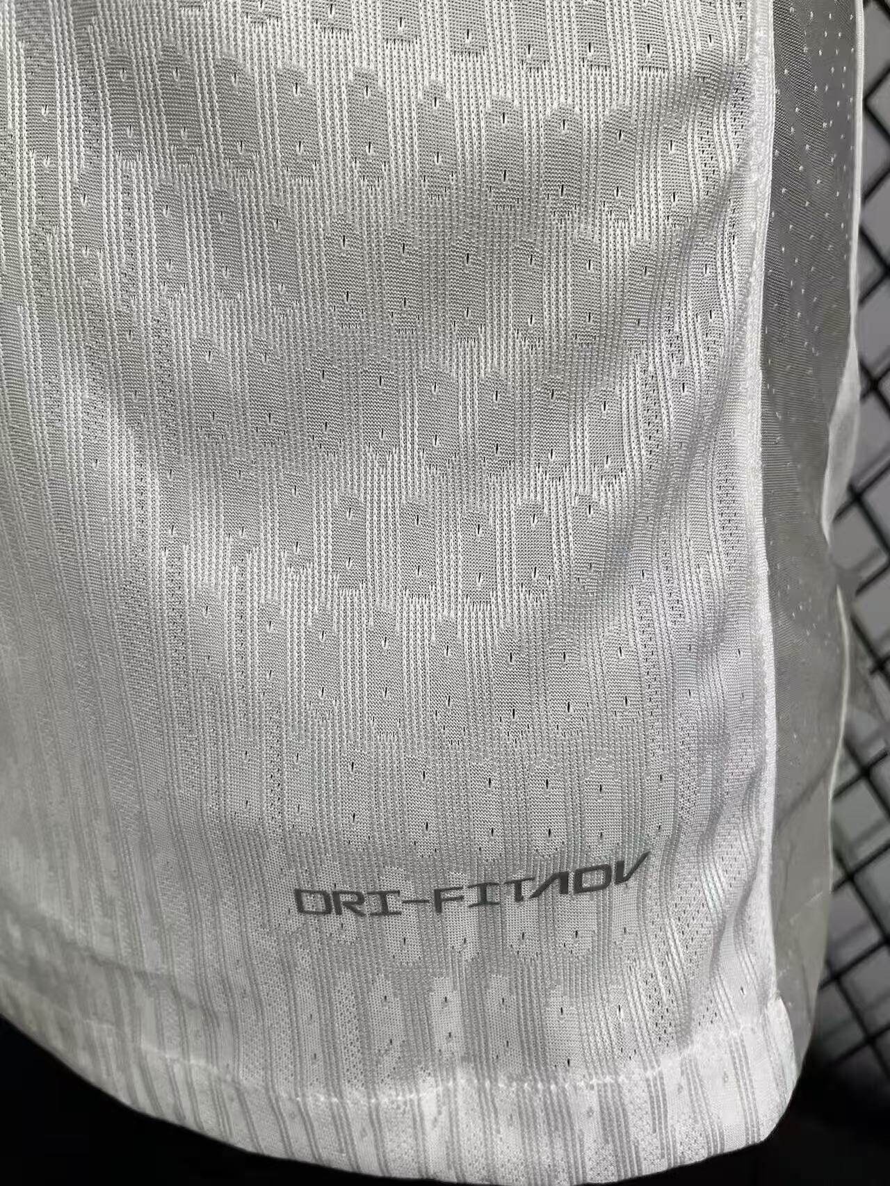 Tottenham Hotspur 25/26 Home Jersey - Son, Maddison, Romero, Bentancur, Van de Ven detail 7