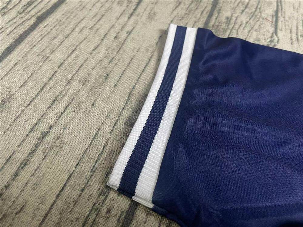 Tottenham Hotspur 1980s Retro Football Jersey detail 15