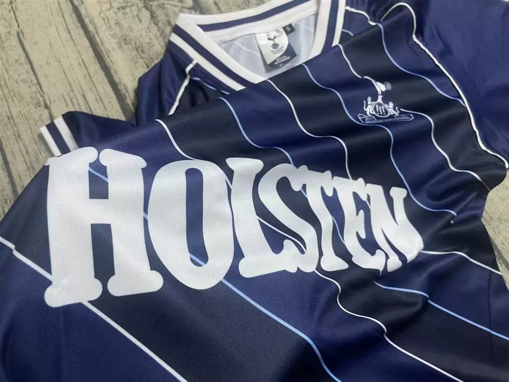 Tottenham Hotspur 1980s Retro Football Jersey detail 16