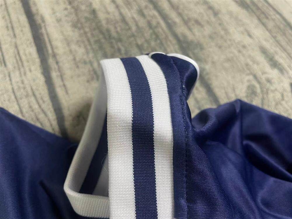 Tottenham Hotspur 1980s Retro Football Jersey detail 17