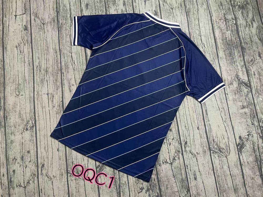 Tottenham Hotspur 1980s Retro Football Jersey detail 19