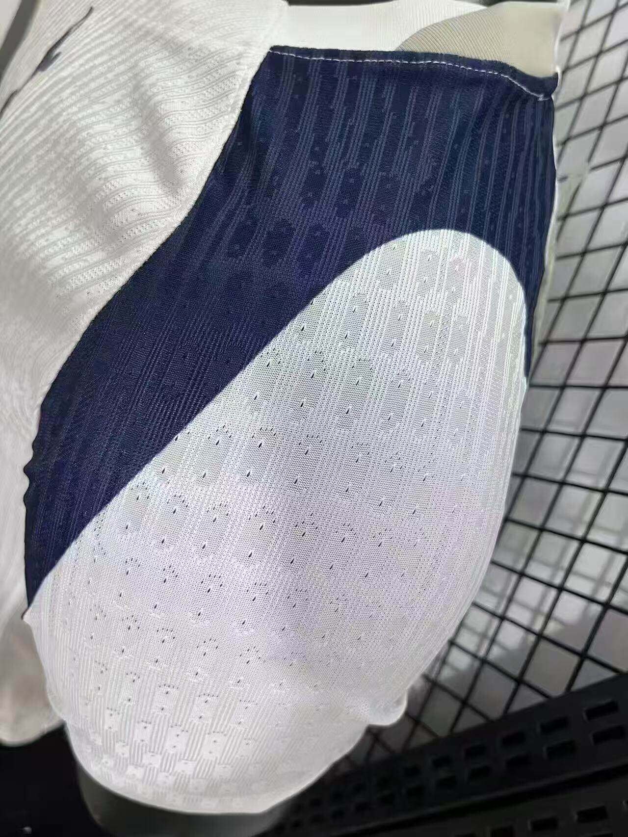 Tottenham Hotspur 25/26 Home Jersey - Van de Ven #37, Son #7 detail 5